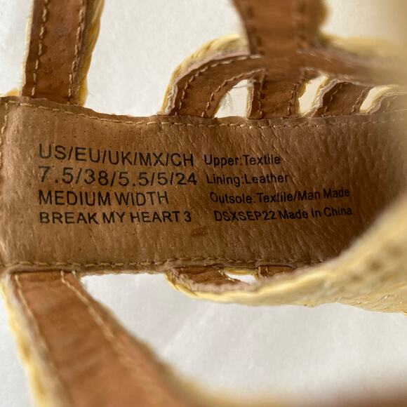 Gentle Souls Break My Heart 3 Size 7.5 Raffia Natural Leather Sandal Comfort - Picture 8 of 11